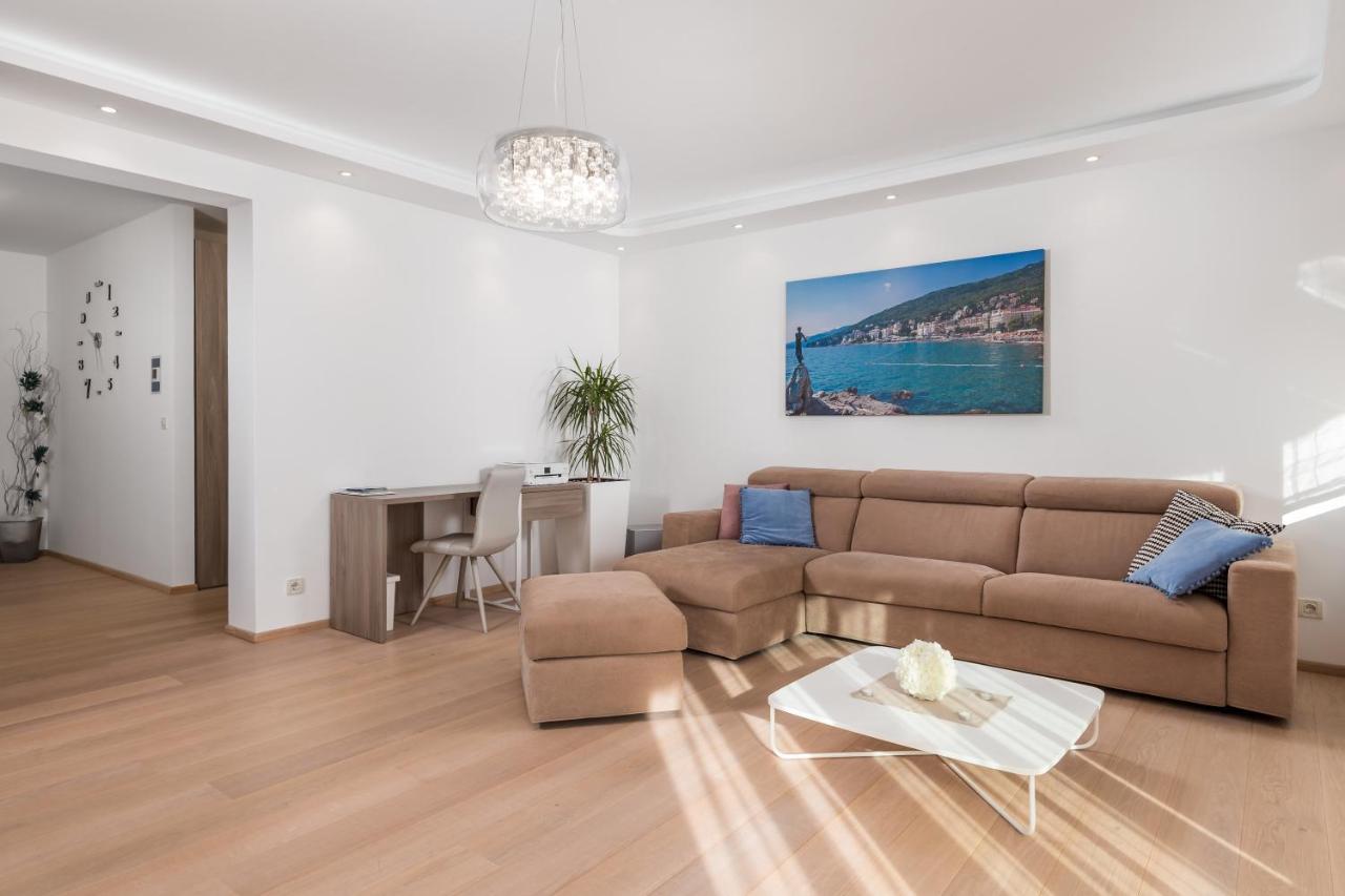 Design Apartment Opatija Bagian luar foto